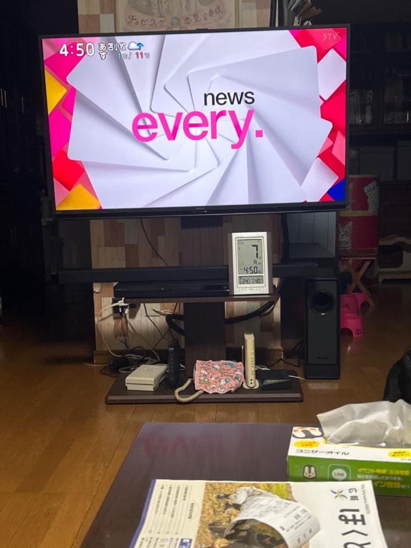 壁寄せテレビ台 黒 角度回転 キャスター付きなので移動も楽々