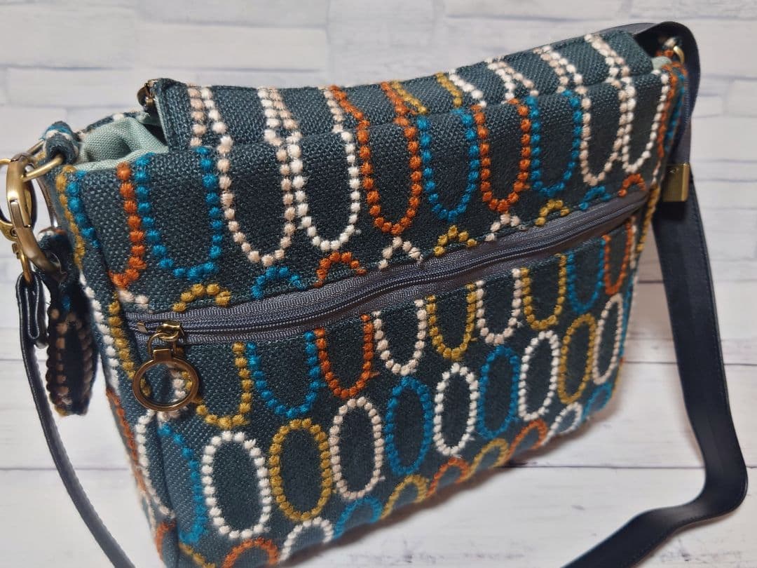 tarte　darkgreen ミナペルホネン ファスナーバッグ