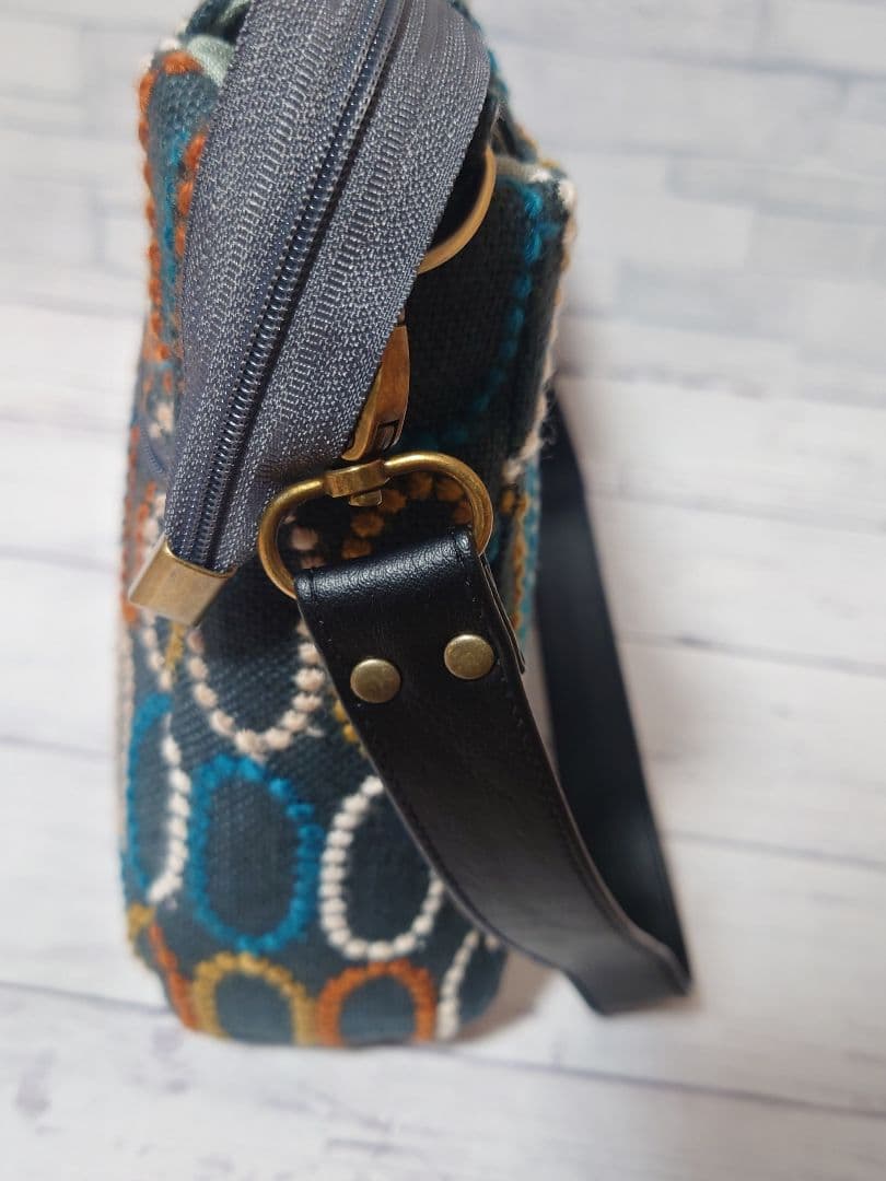 tarte　darkgreen ミナペルホネン ファスナーバッグ