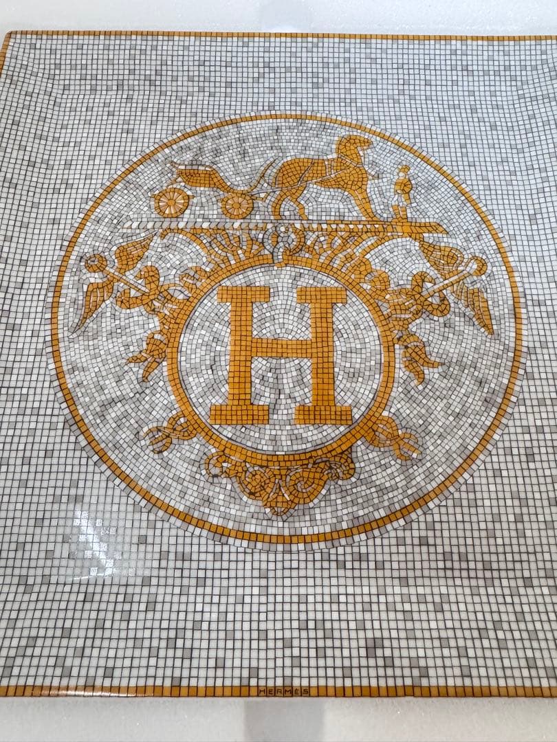 HERMES★ プチカレ No5＜モザイク 24＞ ゴールド 正方形　23cm