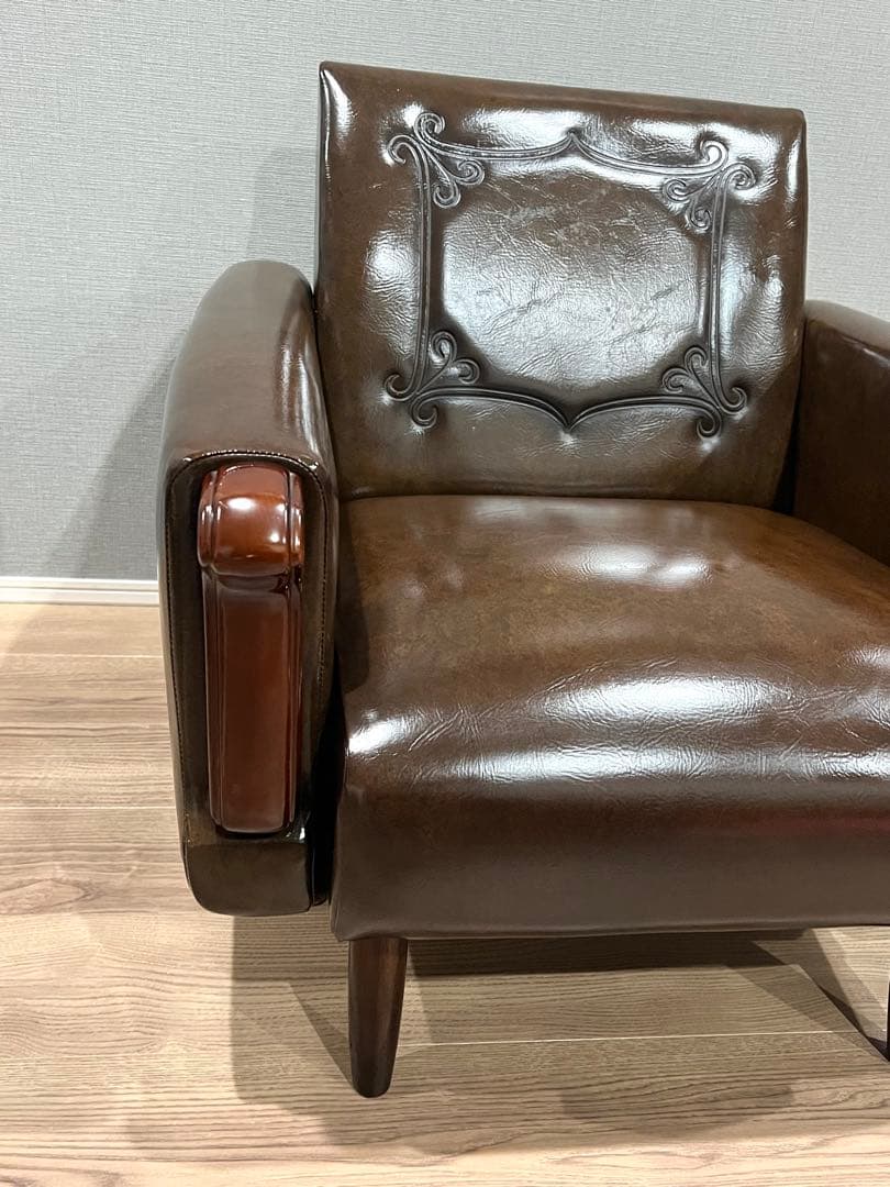 ヴィンテージレザー風 1人掛けソファ アームチェア 木製肘ブラウン クラシック