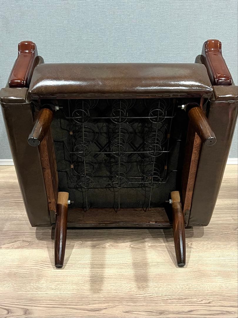 ヴィンテージレザー風 1人掛けソファ アームチェア 木製肘ブラウン クラシック