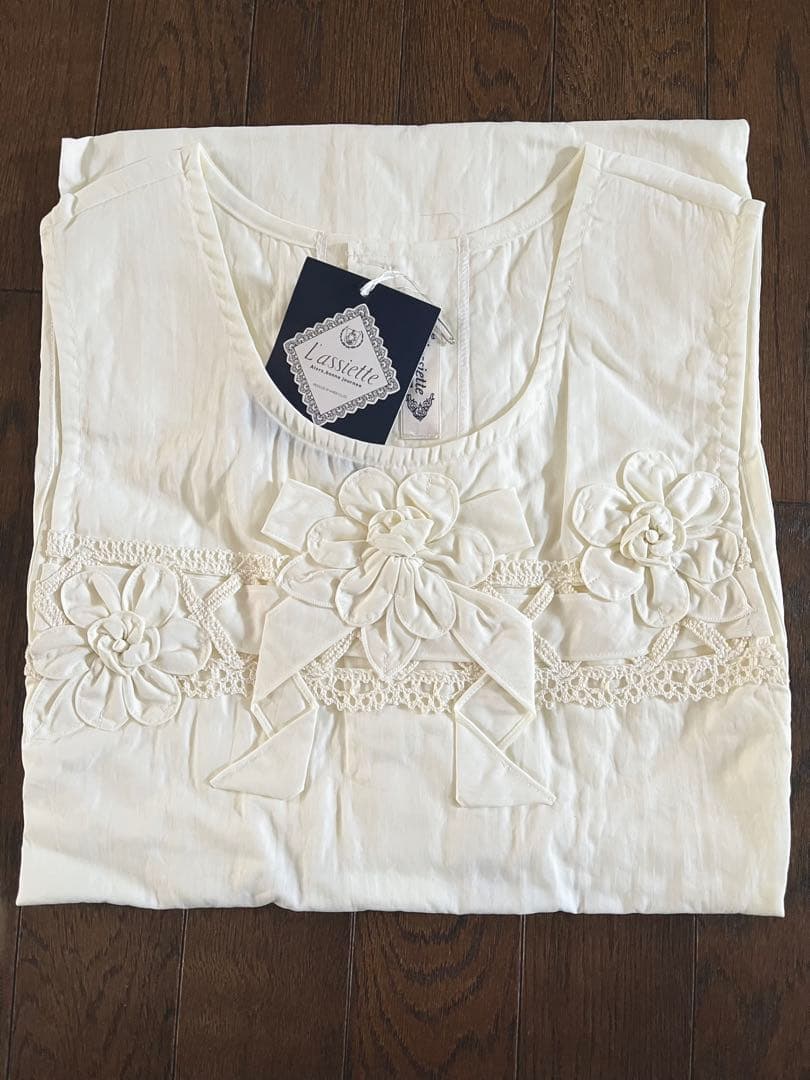 新品タグ付☆L'assiette ラシェット☆お花モチーフが可愛いエプロン