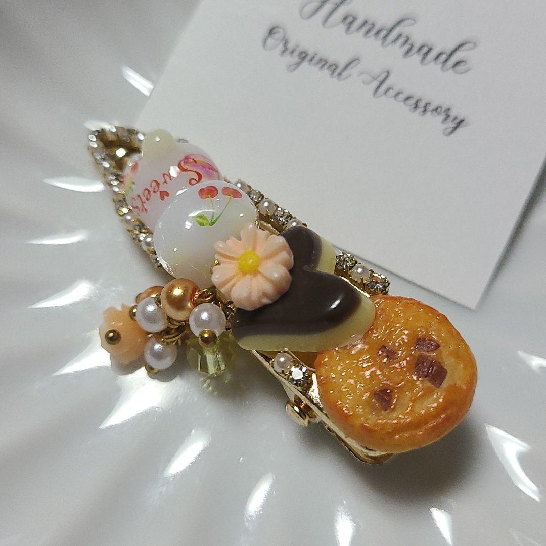 夏輝☆*°猫レジンヘアクリップ☆おやつの時間☆*°