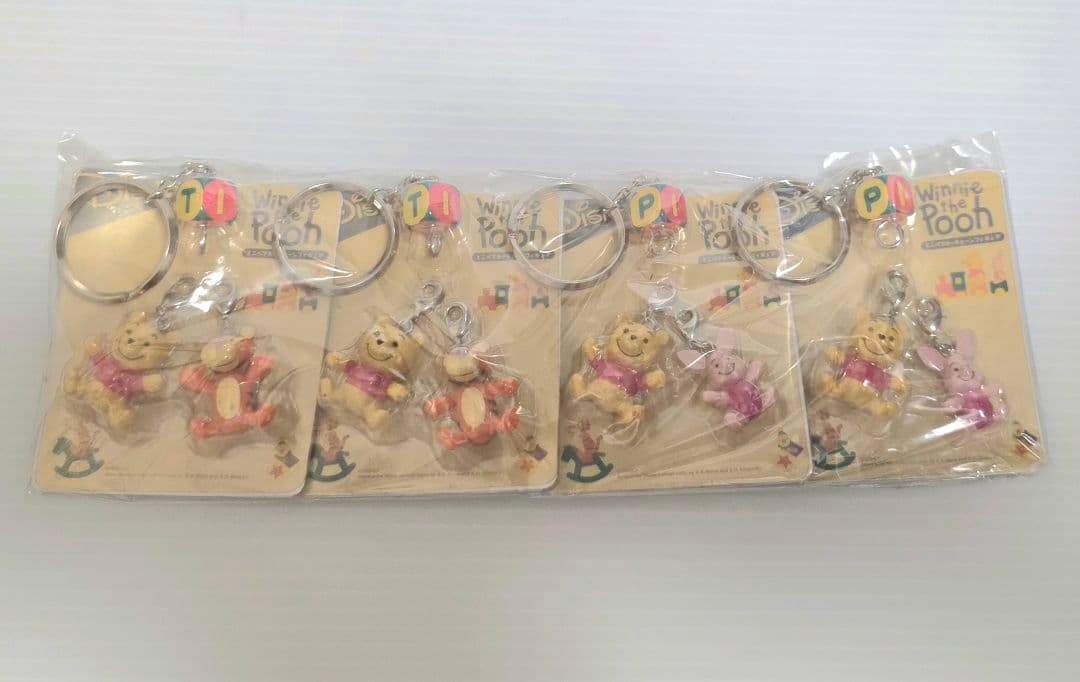 未開封ディズニー ミッキーマウス くまの プーさん レアグッズセット ストラップ