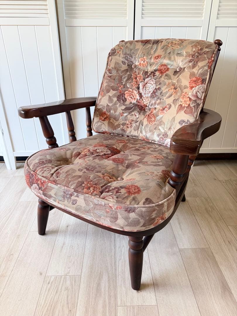 ①飛騨産業 キツツキ フロンティア アーム付きソファチェアカントリー 木製