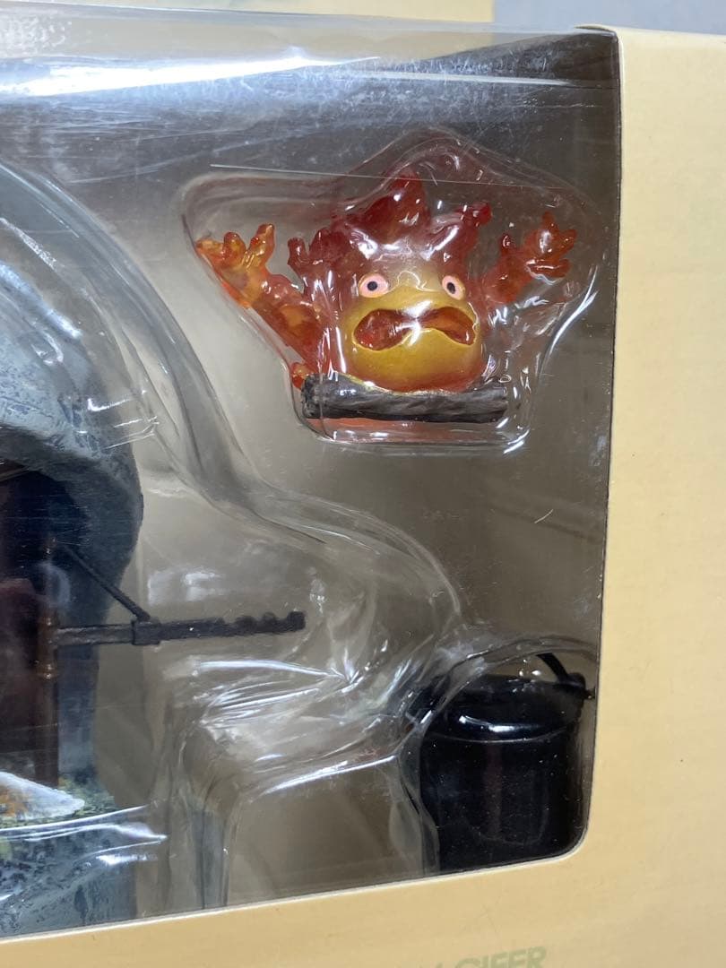 ハウルの動く城 ジブリ カルシファー 暖炉 コミニカ フィギュア - メルカリ