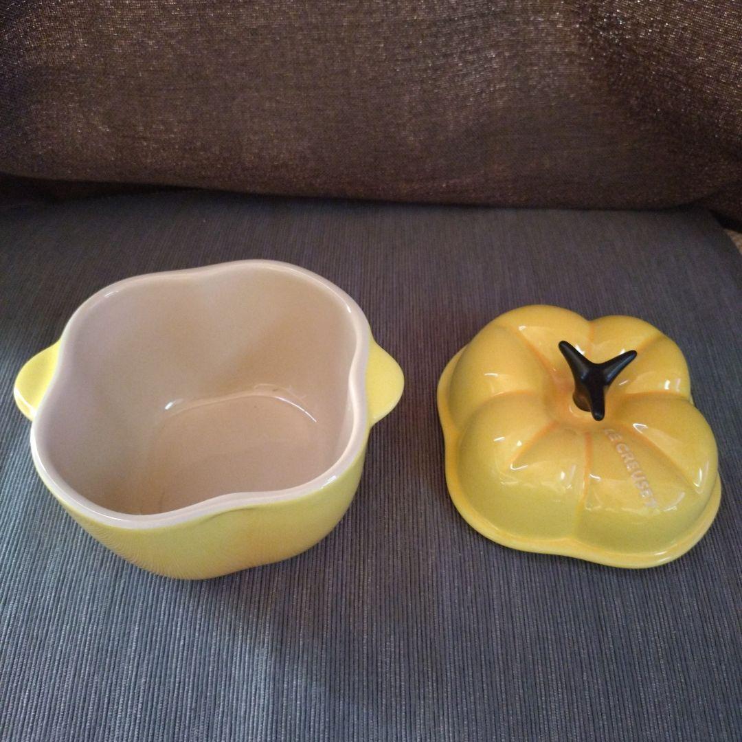 ル・クルーゼ ピーマン型 調理器具 2色セット - メルカリ