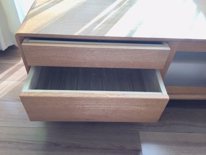 ACTUS オークランド テレビボード