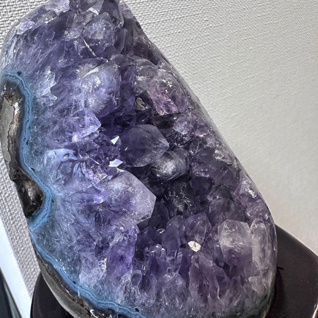 濃紫の煌めきウルグアイ産☆キラキラ☆アメジストクラスターパワーストーンA1087