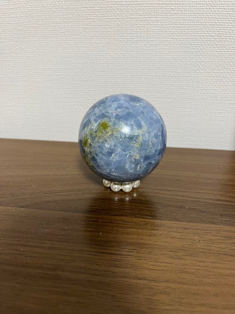 天然石スフィア　セレスサイトとピリドットの共生