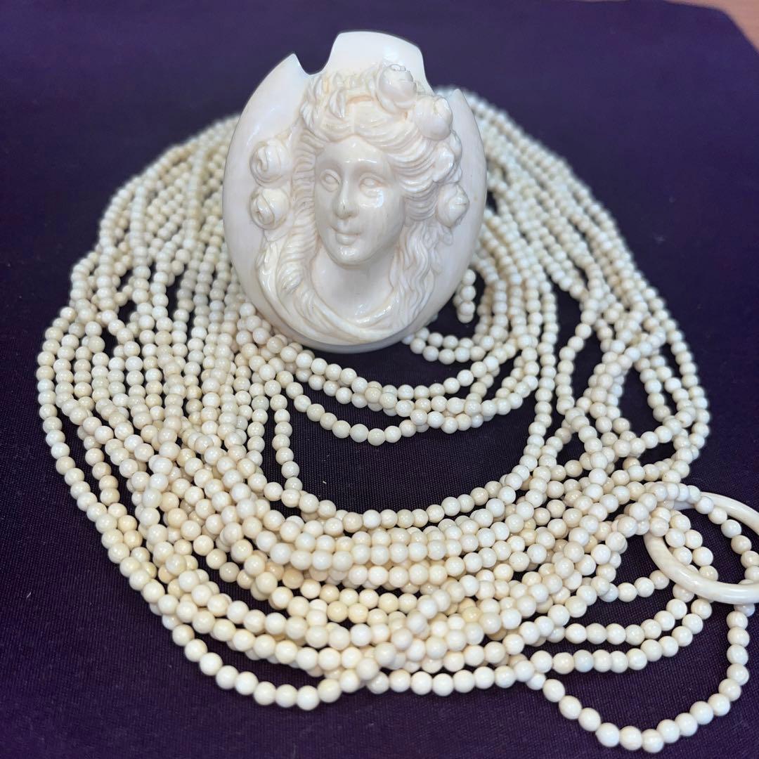 アンティーク 立体カメオ細工 65.5g 4連ロングペンダントネックレス