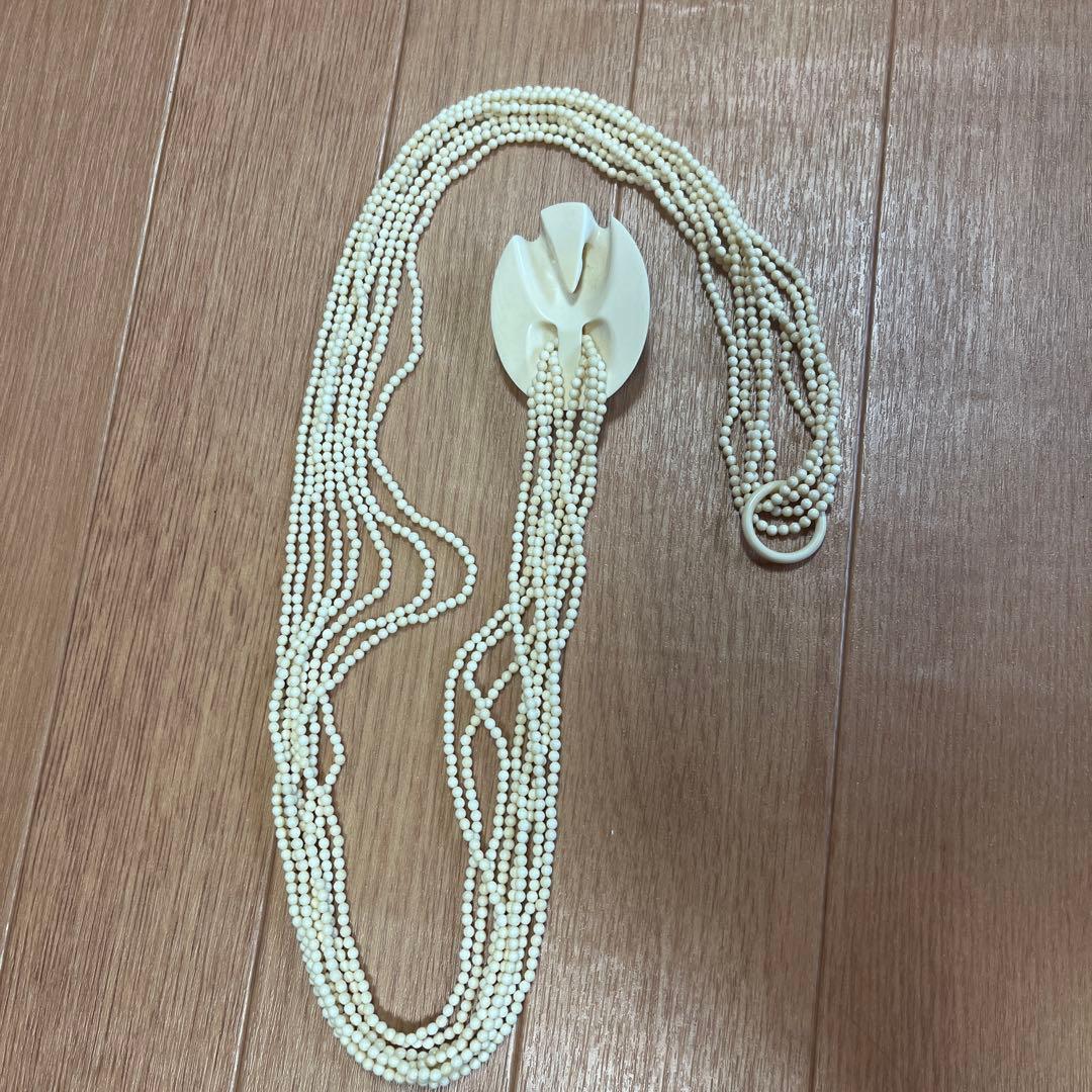 アンティーク 立体カメオ細工 65.5g 4連ロングペンダントネックレス