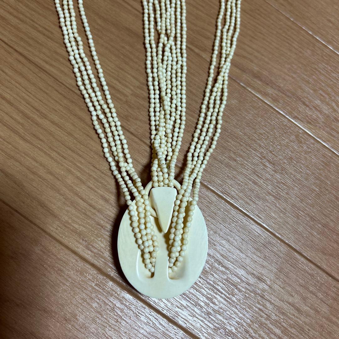 アンティーク 立体カメオ細工 65.5g 4連ロングペンダントネックレス