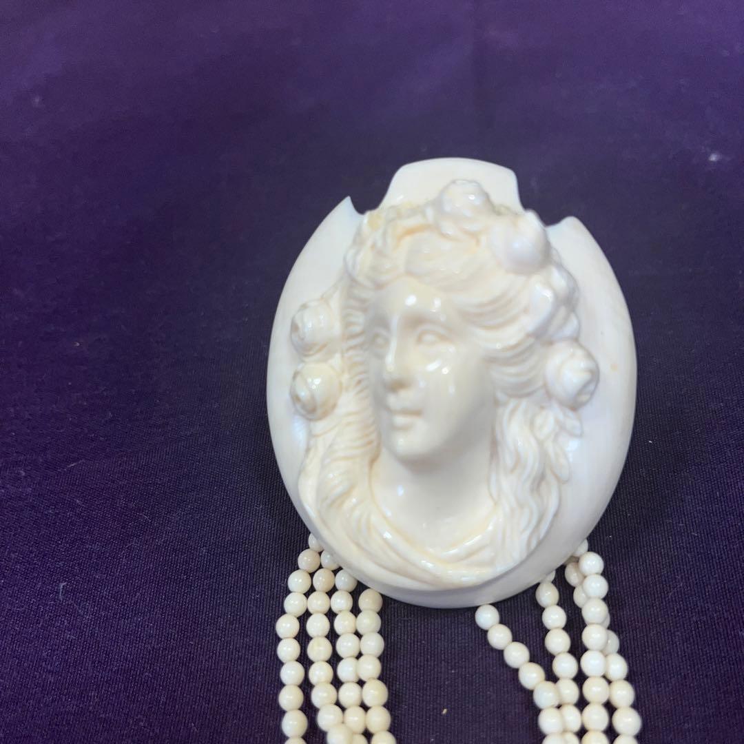 アンティーク 立体カメオ細工 65.5g 4連ロングペンダントネックレス