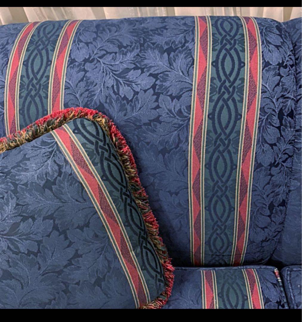 tomokoさま　トーマスビル　アンティーク　クラシック　3人掛けソファ　家具