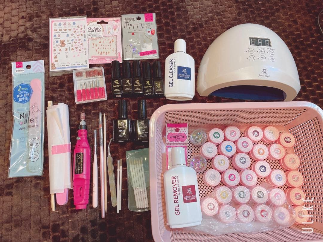 ジェルネイルキット　日焼けしない LEDライト 弱爪 傷爪でもＯＫ