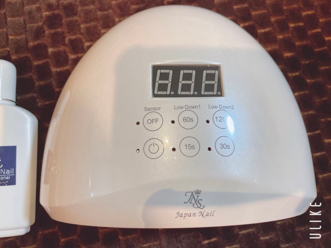 ジェルネイルキット　日焼けしない LEDライト 弱爪 傷爪でもＯＫ