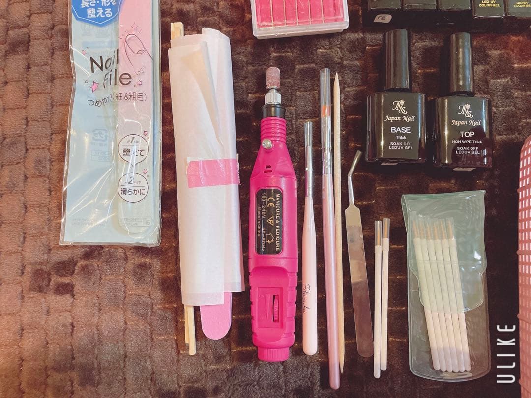 ジェルネイルキット　日焼けしない LEDライト 弱爪 傷爪でもＯＫ
