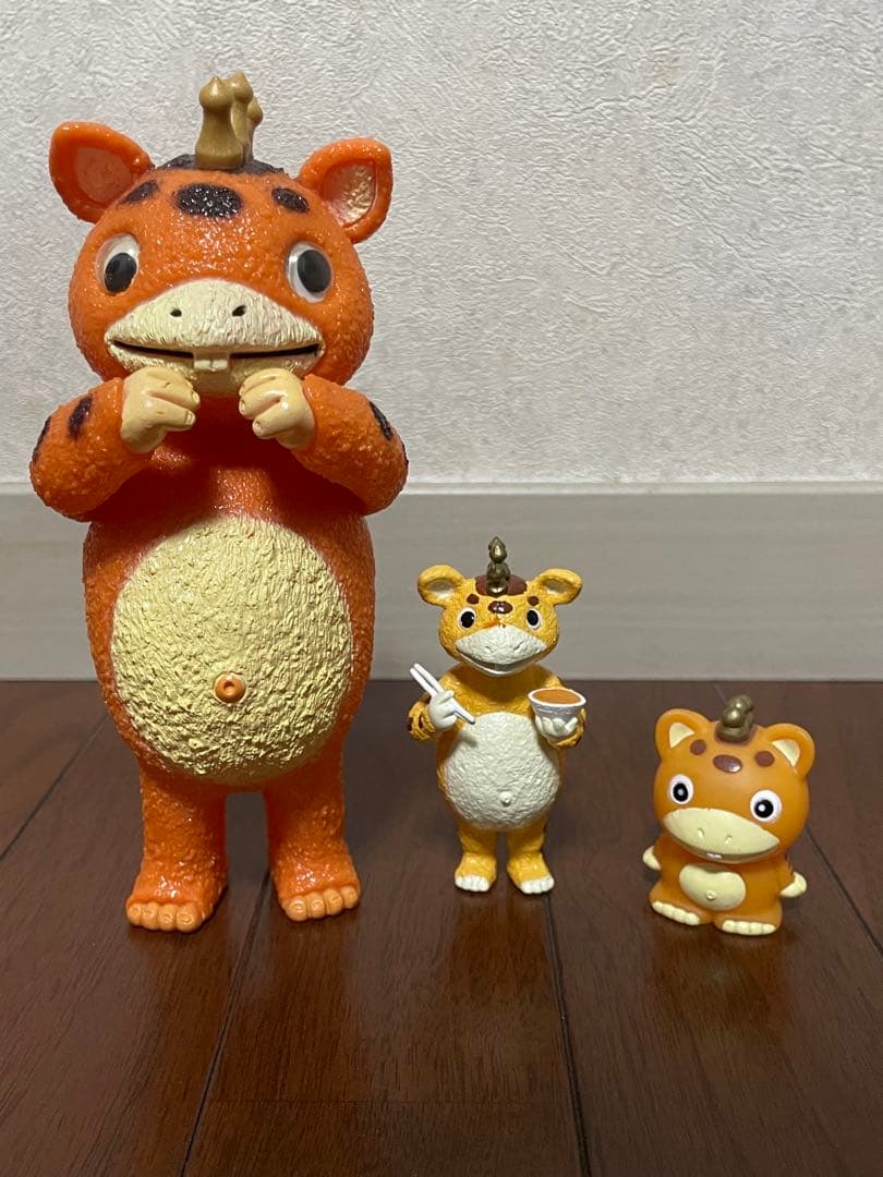 怪獣ブースカセット、フィギュア、大中小3体、カメラ