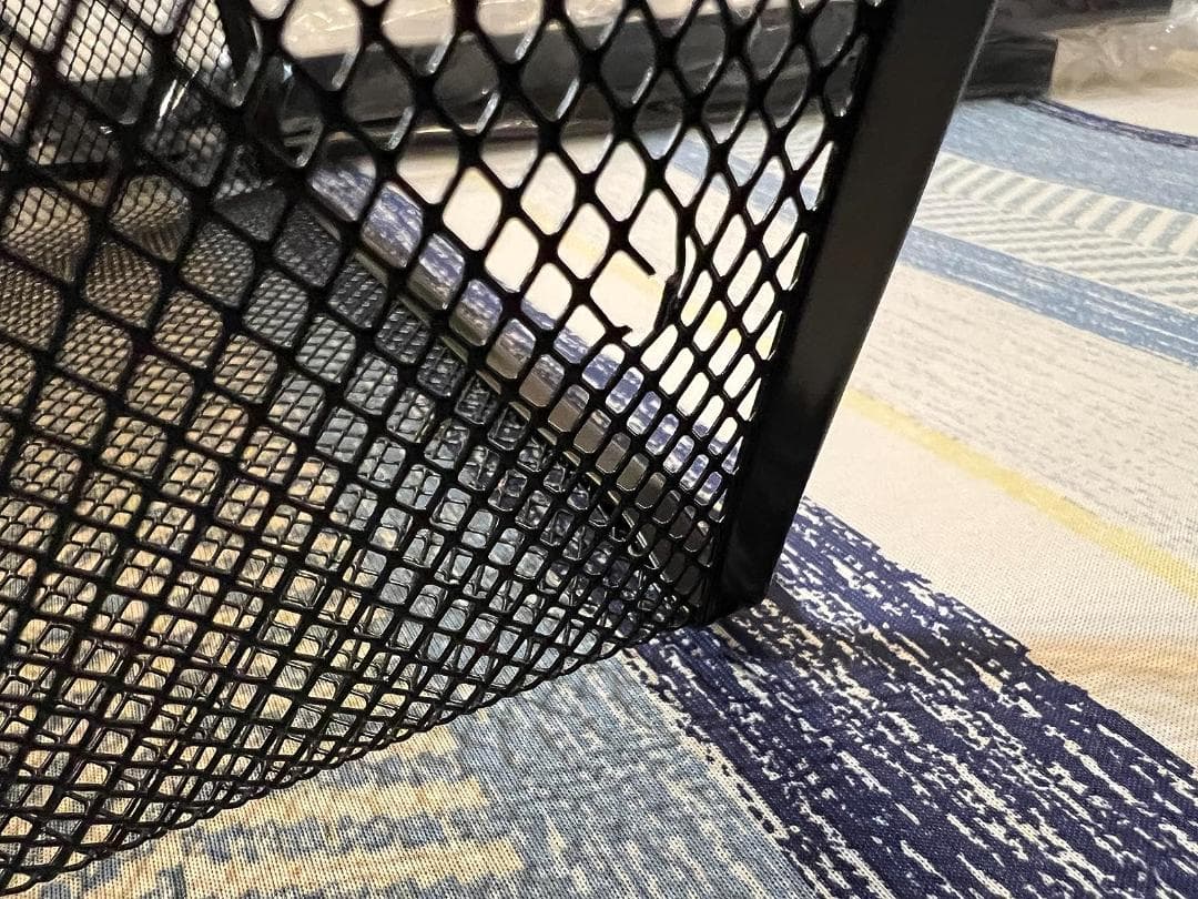 四段式のスタイリッシュで実用的な収納カート　ラック　ワゴン