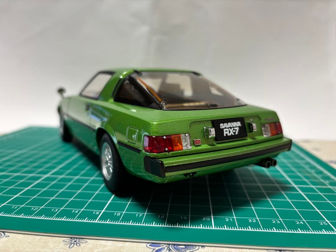 オートアート1/18 マツダ サバンナRX-7(SA22C) - メルカリ