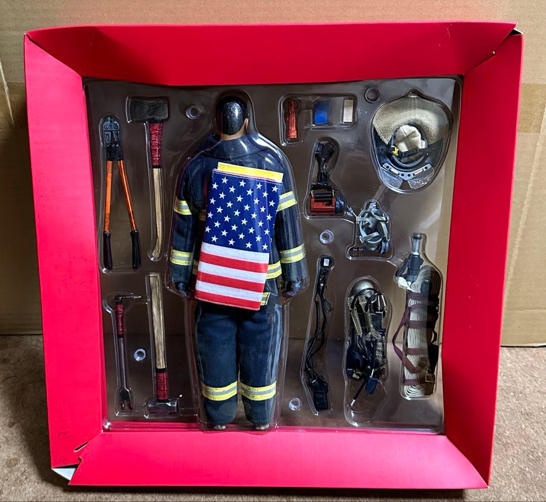Hot Toys 1/6 FIREFIGHTER 消防士 ファイヤーファイター - メルカリ