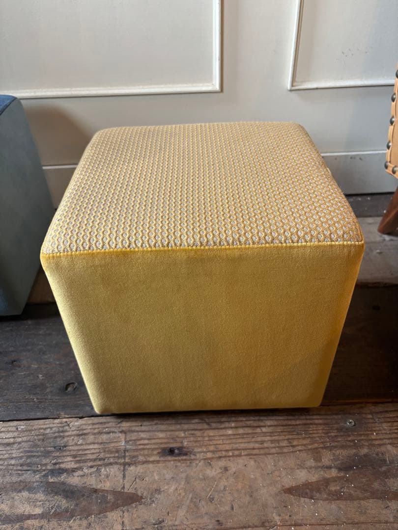 展示品SALE◼︎ツートンファブリックスツール2脚セット黄色青椅子オットマン踏台