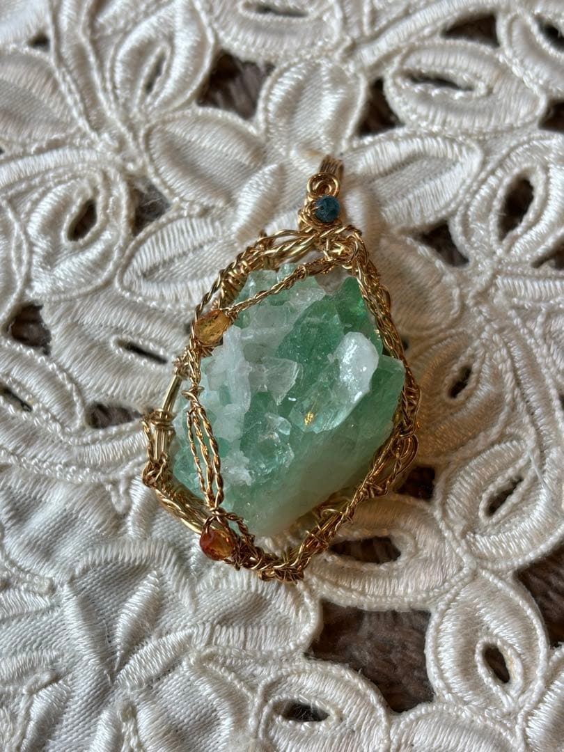 本日限定価格！ アクアリリス グリーンアポフィライト ペンダントトップ