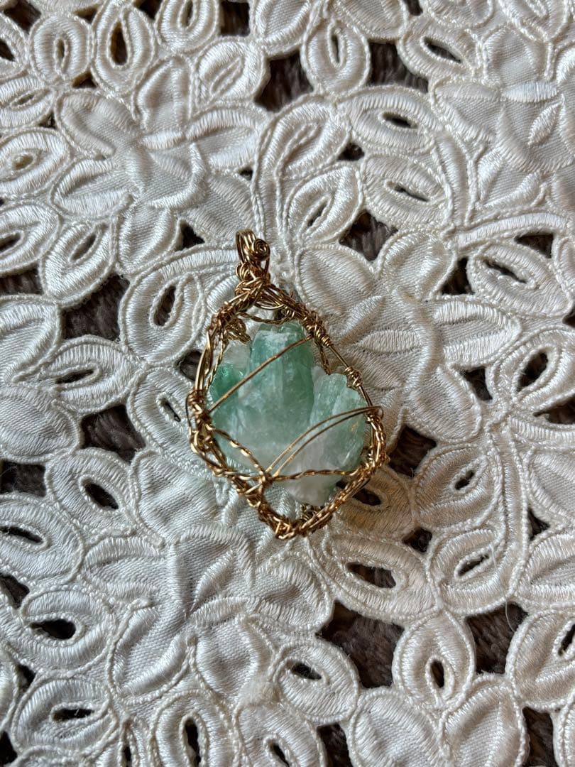 本日限定価格！ アクアリリス グリーンアポフィライト ペンダントトップ