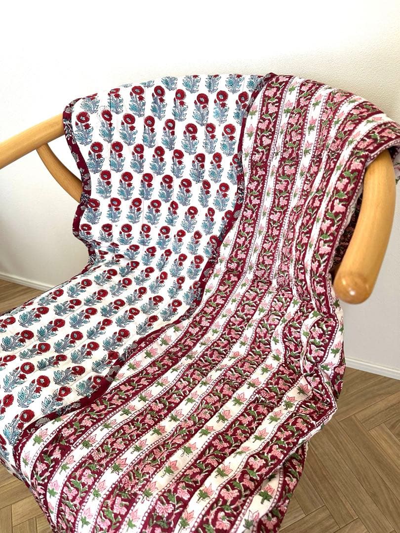 ブロックプリント　うねうねキルトブランケット　レッド