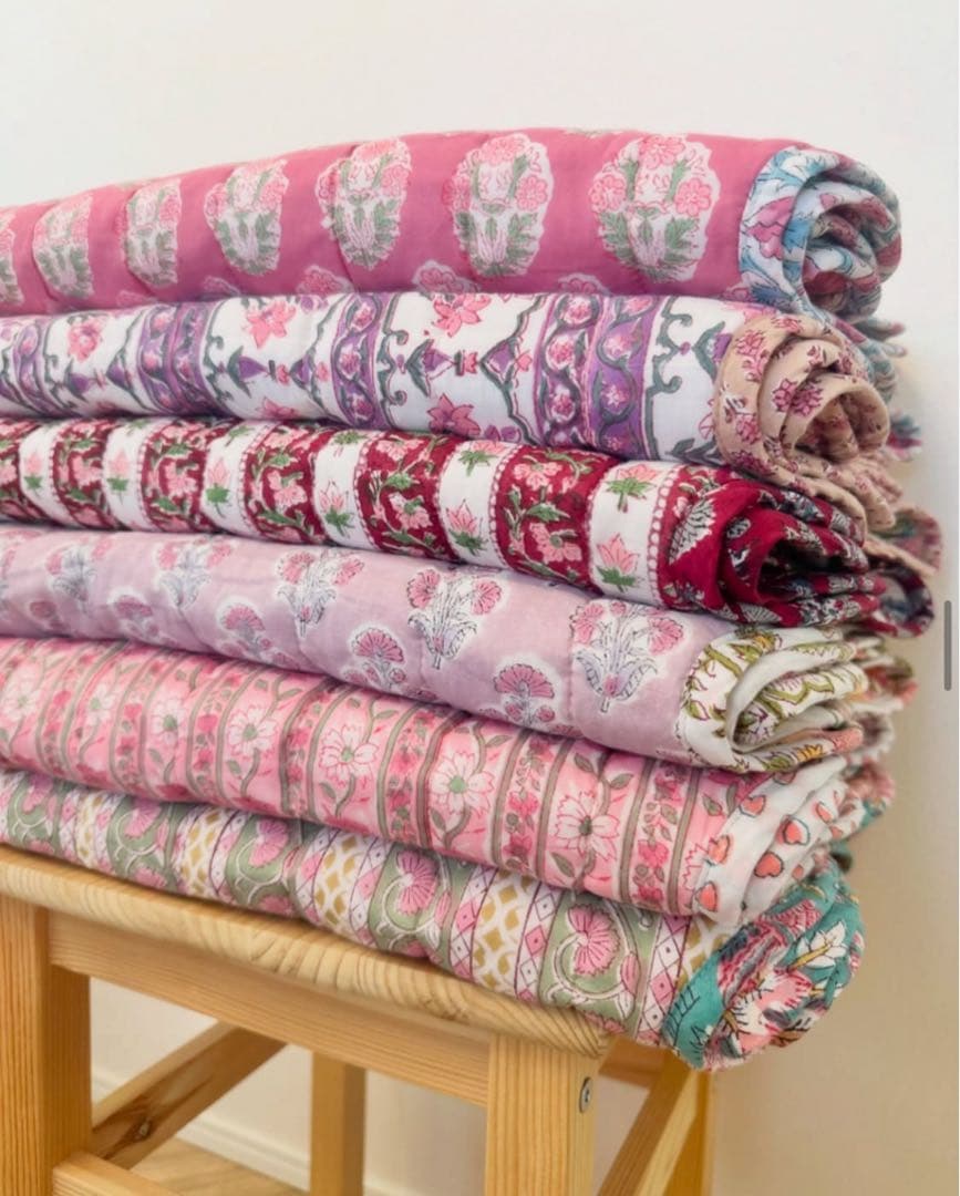 ブロックプリント　うねうねキルトブランケット　レッド