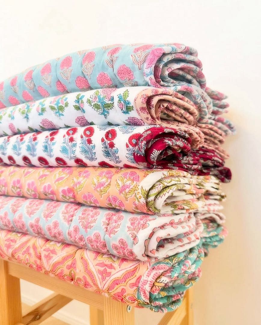 ブロックプリント　うねうねキルトブランケット　レッド