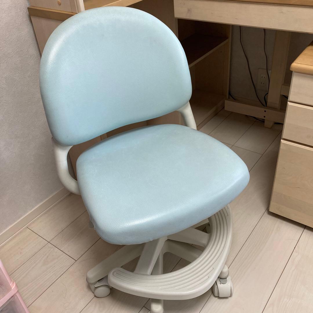 引き取り希望　コイズミ　学習机、椅子