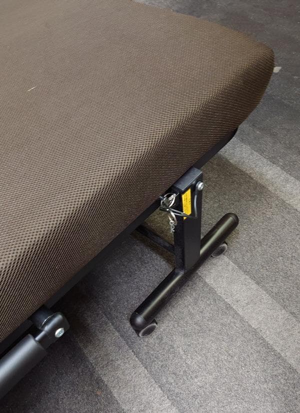 折りたたみベッド 組立済 中古品 ブラウン色 お部屋に搬入、設置します