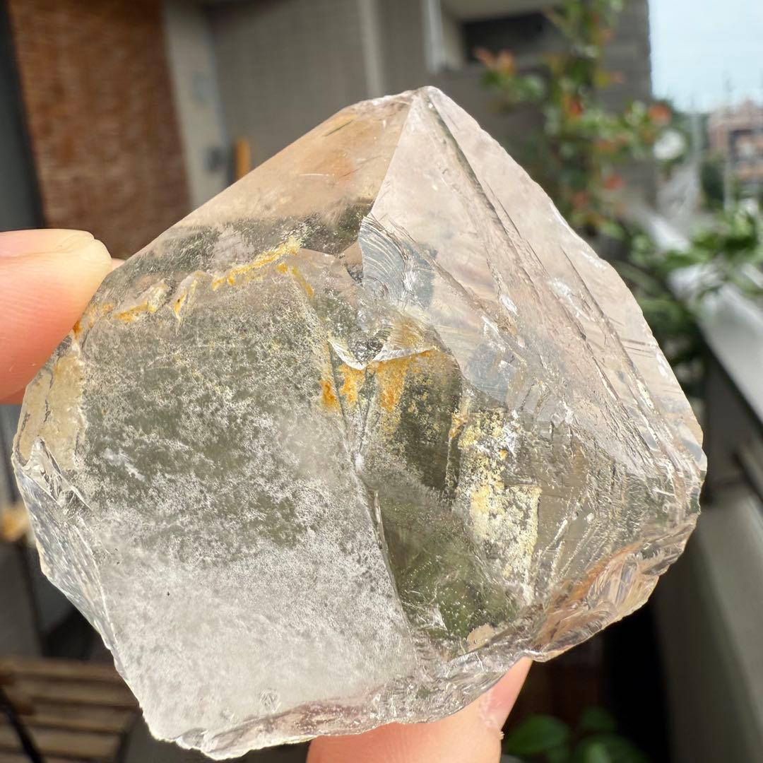 ヒマラヤ水晶　124.5g 台座付き　成長線　接合線 原石 自然石⑤