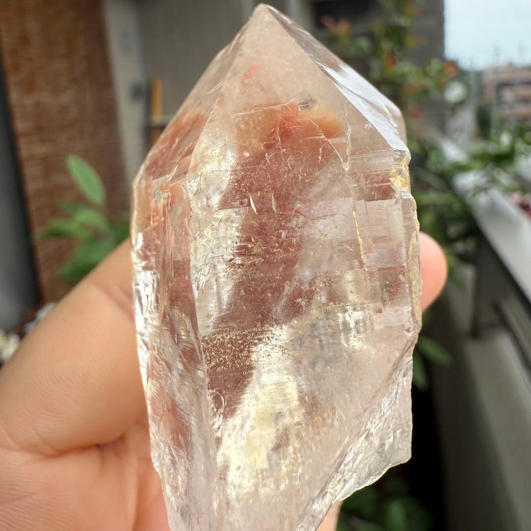 ヒマラヤ水晶　124.5g 台座付き　成長線　接合線 原石 自然石⑤