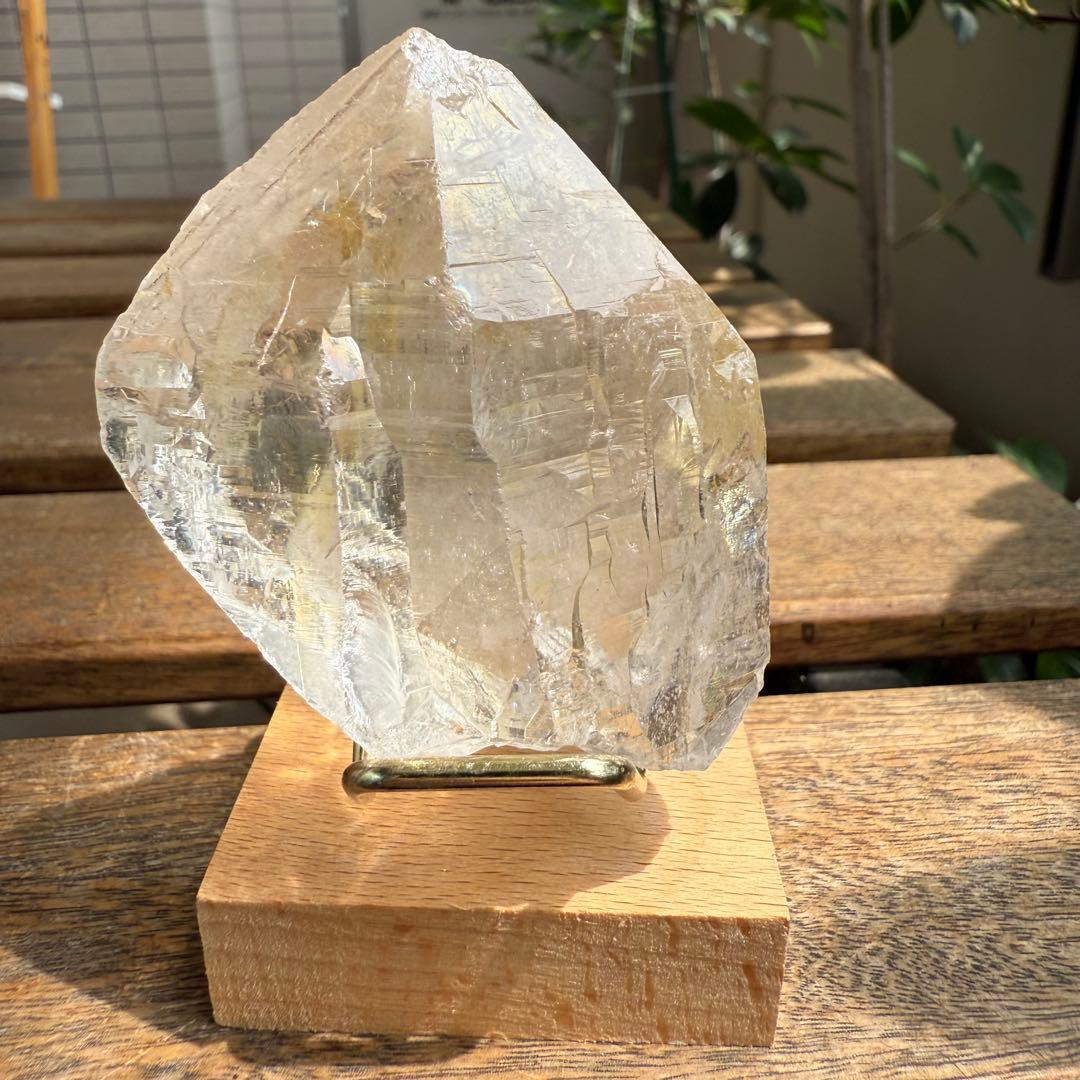 ヒマラヤ水晶　124.5g 台座付き　成長線　接合線 原石 自然石⑤