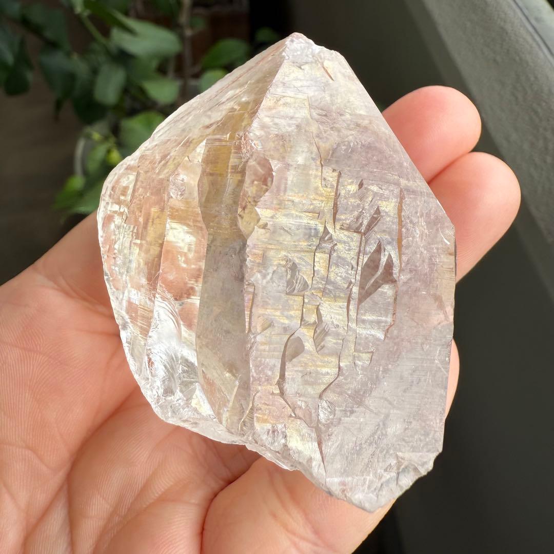 ヒマラヤ水晶　124.5g 台座付き　成長線　接合線 原石 自然石⑤