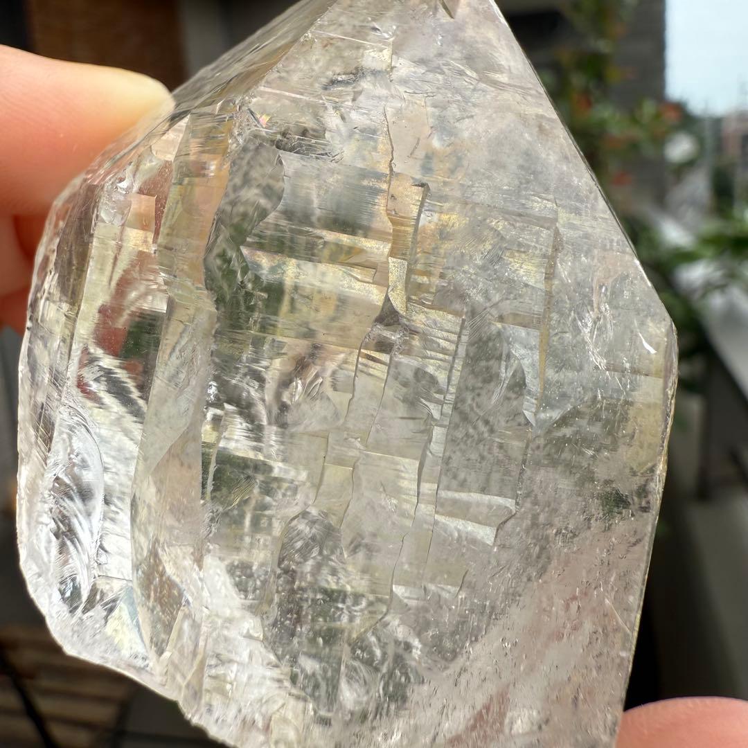 ヒマラヤ水晶　124.5g 台座付き　成長線　接合線 原石 自然石⑤