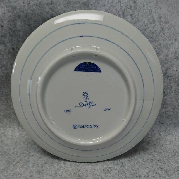 デルフト焼き ナインチェ皿 (ミッフィー) - メルカリ