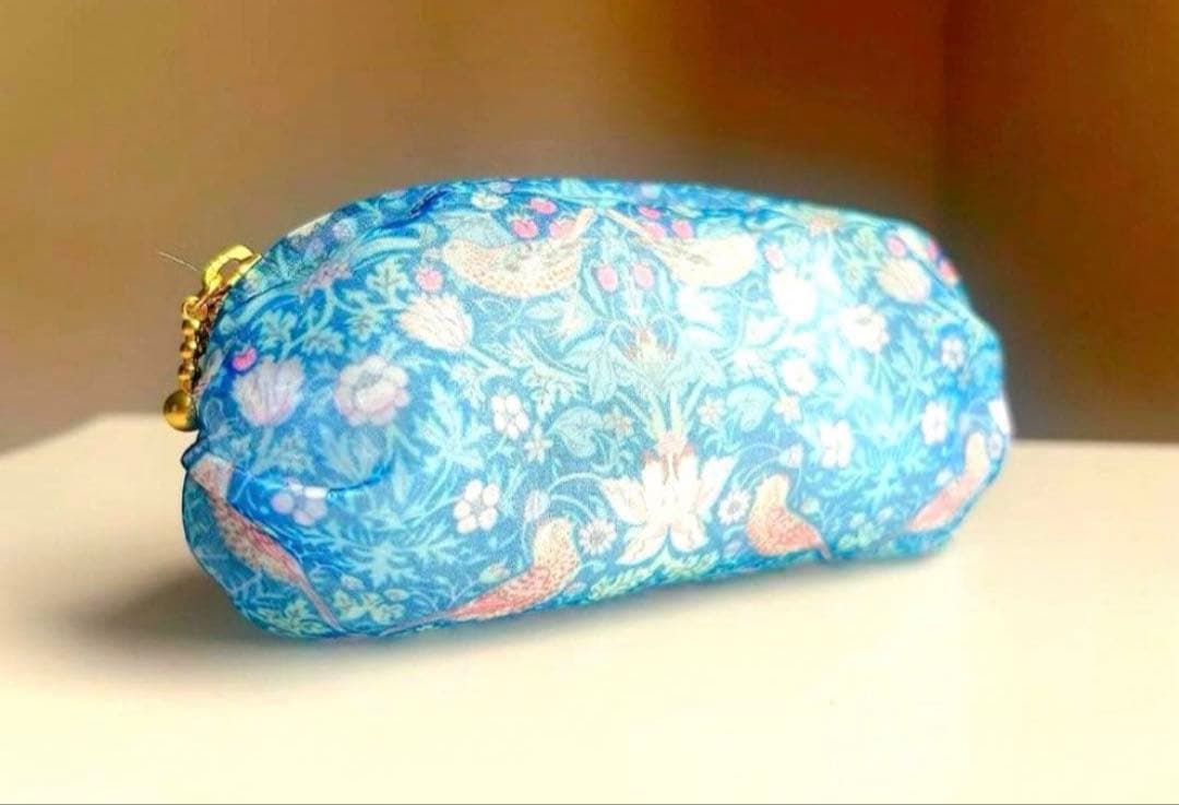 LIBERTYリバティオーガンジー丸みポーチ ストロベリーシーフ ペンサイズ L