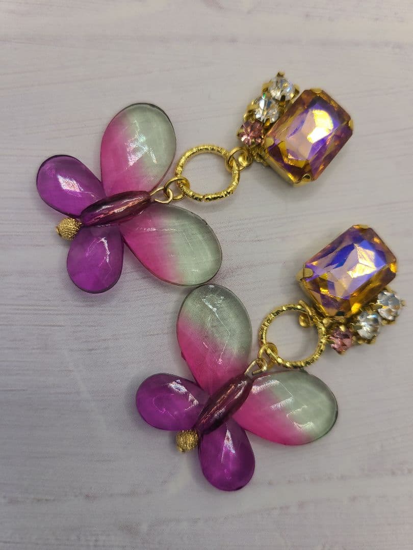 ハンドメイドピアス537