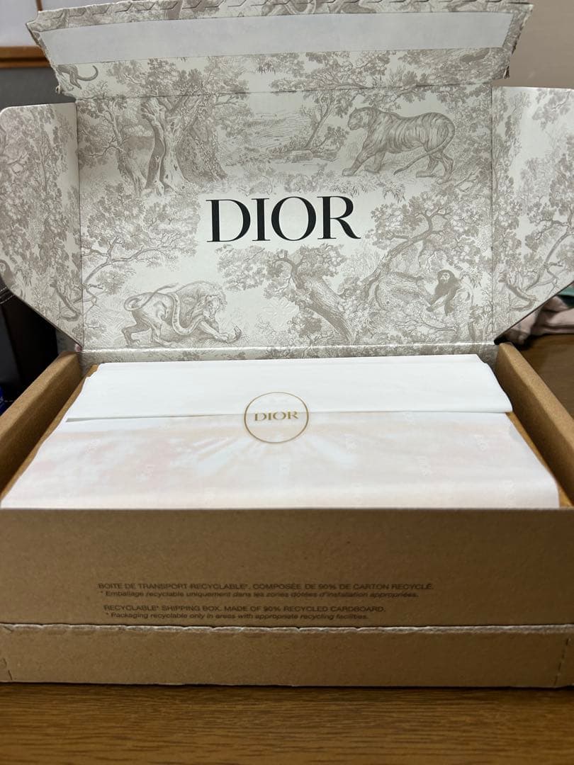 2025 ディオール　コフレ　ホリデー　オリジナルポーチ付き