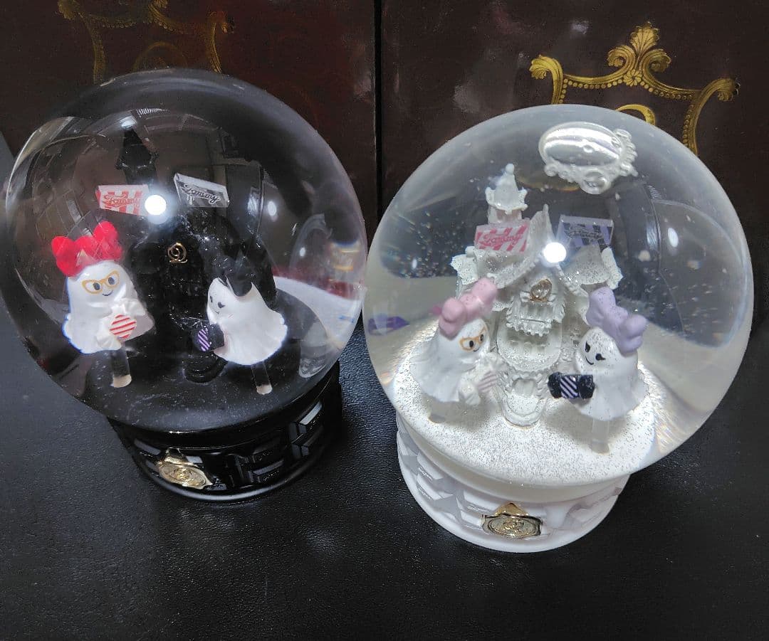 計2点  × Q-pot. スノードーム Black White