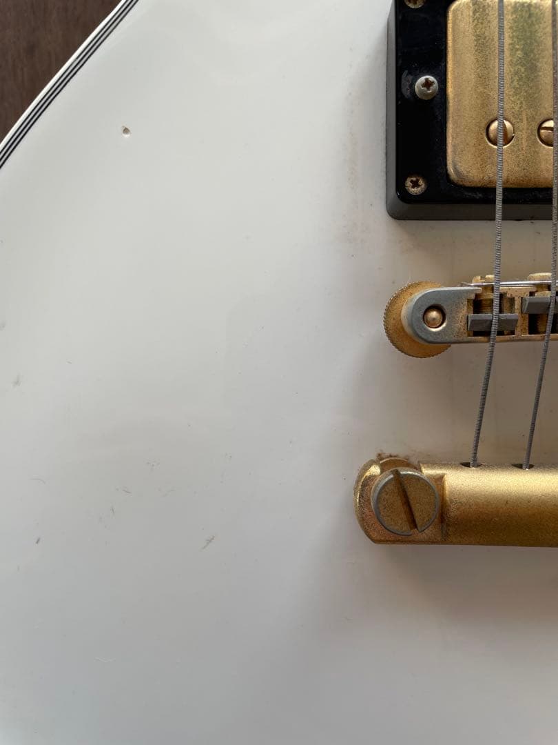 Burny エレキギター　ホワイト