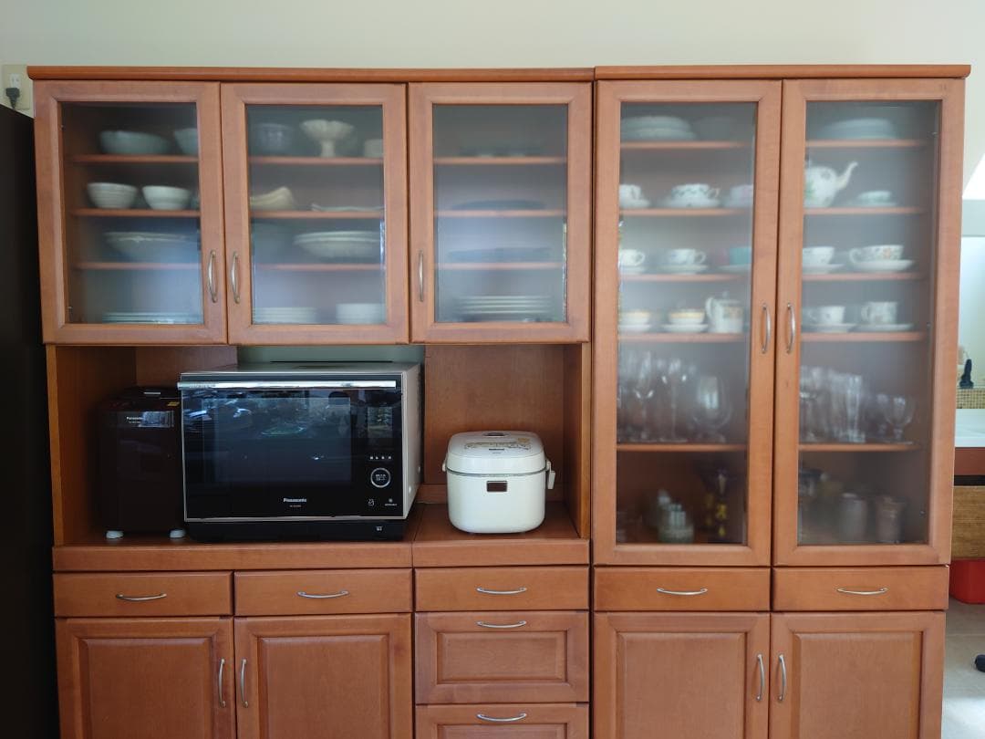 木製食器棚・キッチンボート・カップボード（右側）