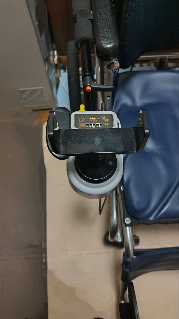 リクライニング機能付き電動車椅子