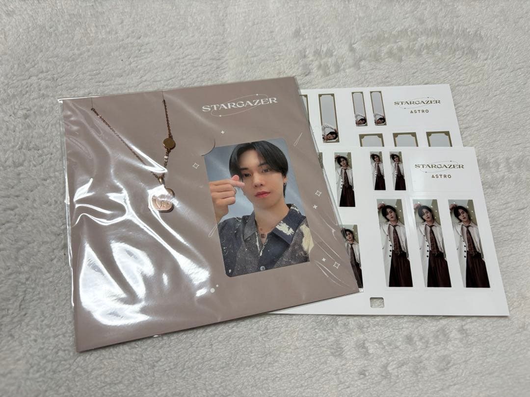 ASTRO ラキ トレカ - メルカリ