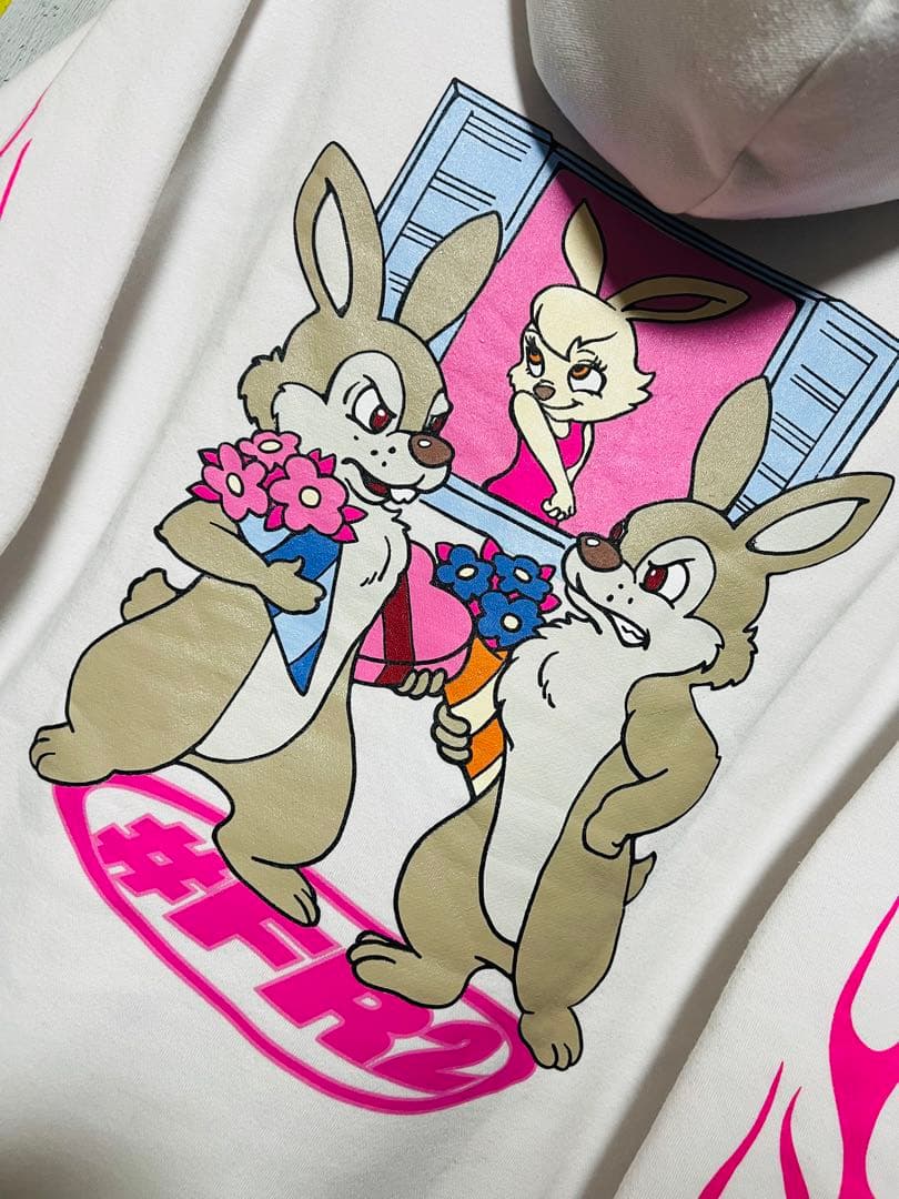 妖艶メルヘンbunny東京都産-極限定 FR2 梅 パーカー 桃 X-LARGE - メルカリ